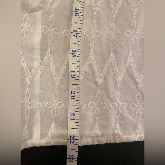 NWT Universal Thread Woman’s White Casual Embroidered Tank Top Size XS - Picture 6 of 9